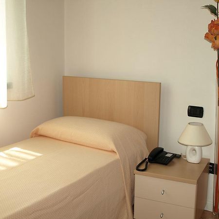 Hotel Karol Monza Buitenkant foto