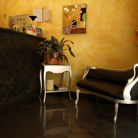 Hotel Karol Monza Buitenkant foto